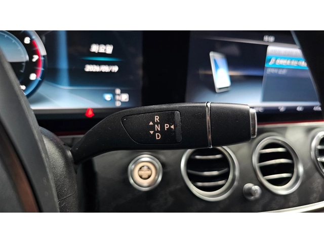 Mercedes-Benz E 300 E300 Avantgarde | 360  | MEMORY | Панорама - автомобили, коли, обяви за нови и употребявани 10