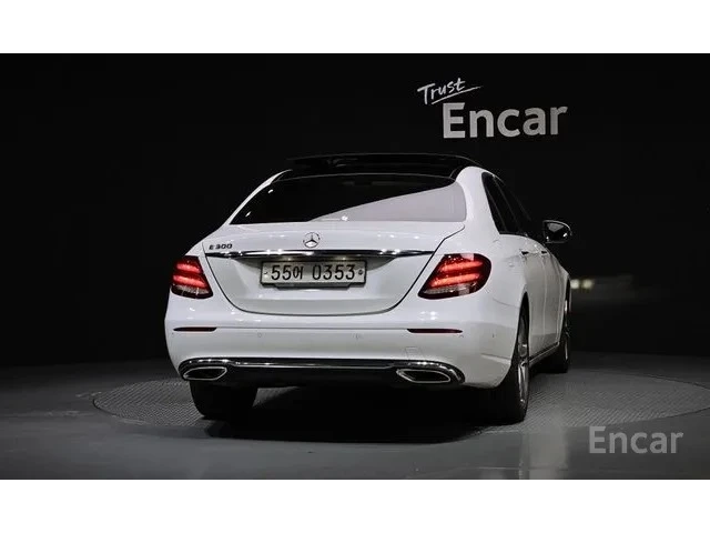 Mercedes-Benz E 300 E300 Avantgarde | 360  | MEMORY | Панорама - автомобили, коли, обяви за нови и употребявани 3
