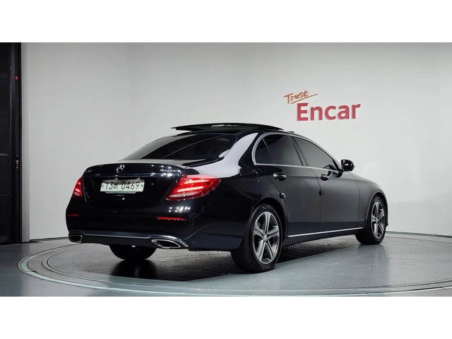 Mercedes-Benz E 300 E300 Avantgarde | 360  | Memory | Ventilated - автомобили, коли, обяви за нови и употребявани 1