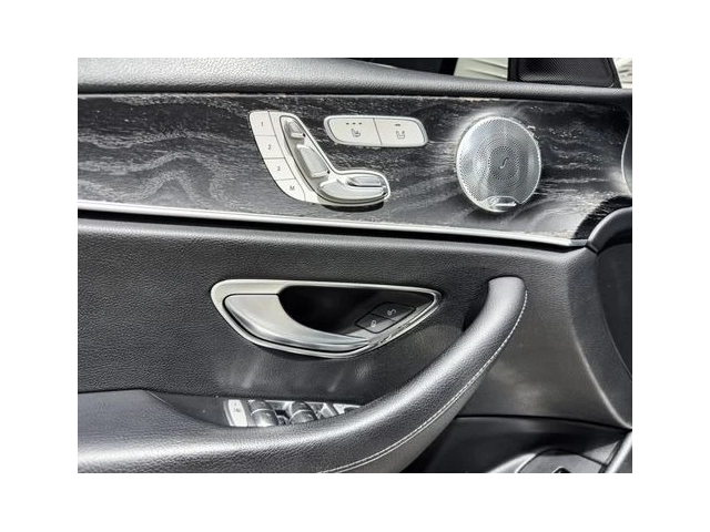 Mercedes-Benz E 300 E 300 4MATIC | Burmester | Panorama | Distronic | - автомобили, коли, обяви за нови и употребявани 10