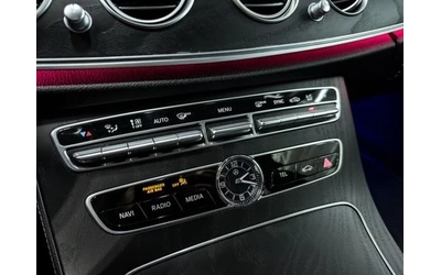 Mercedes-Benz E 300 E 300 4MATIC | Burmester | Panorama | Distronic | - автомобили, коли, обяви за нови и употребявани 11