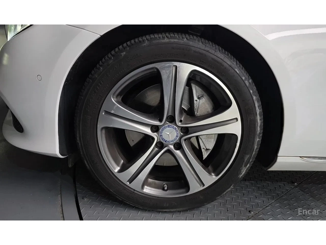 Mercedes-Benz E 300 E300 4MATIC Avantgarde | HUD | 360  Камера| Digita - автомобили, коли, обяви за нови и употребявани 16