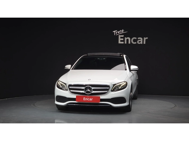 Mercedes-Benz E 300 E300 4MATIC Avantgarde | HUD | 360  Камера| Digita - автомобили, коли, обяви за нови и употребявани 2