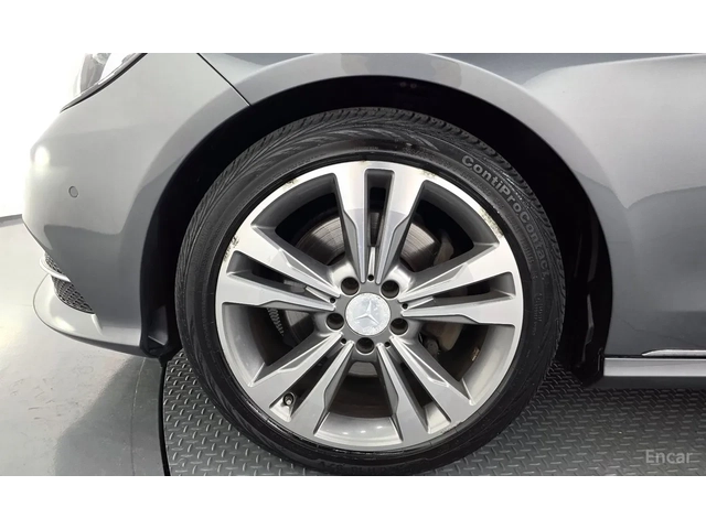 Mercedes-Benz E 300 4MATIC - автомобили, коли, обяви за нови и употребявани 2