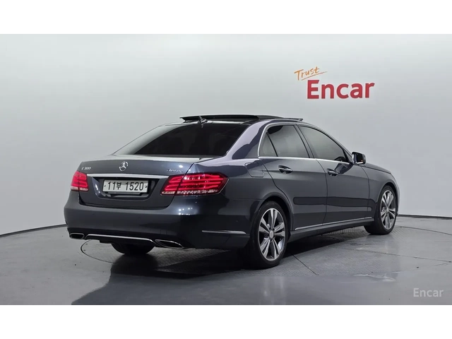 Mercedes-Benz E 300 4MATIC - автомобили, коли, обяви за нови и употребявани 1