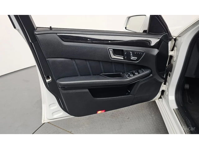 Mercedes-Benz E 300 4MATIC - автомобили, коли, обяви за нови и употребявани 14