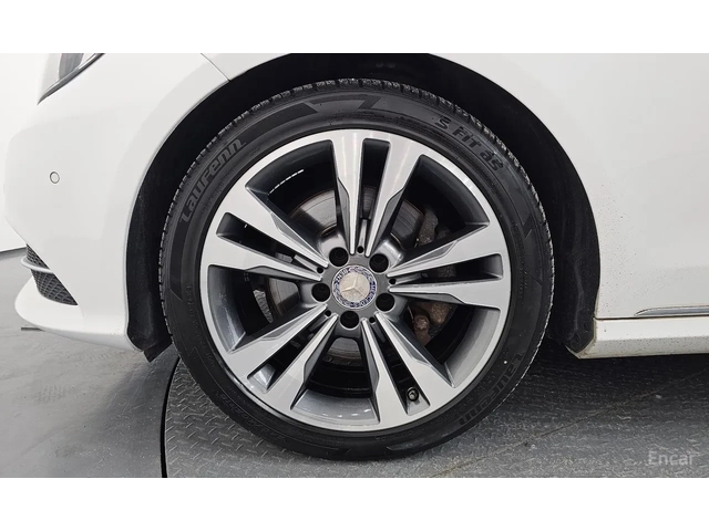 Mercedes-Benz E 300 4MATIC - автомобили, коли, обяви за нови и употребявани 2