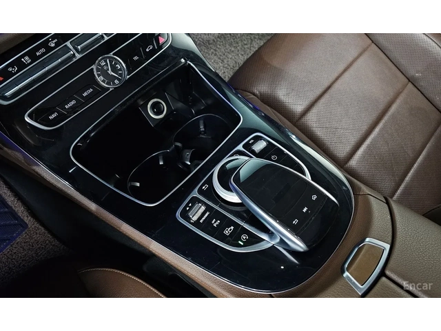 Mercedes-Benz E 300 4 Matic /DISTRONIC/360 CAM / ОБДУХ / HEAD UP/ PANO - автомобили, коли, обяви за нови и употребявани 12