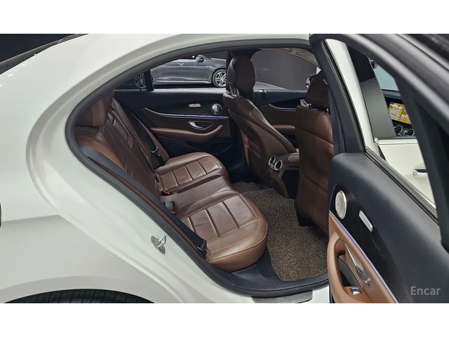 Mercedes-Benz E 300 4 Matic /DISTRONIC/360 CAM / ОБДУХ / HEAD UP/ PANO - автомобили, коли, обяви за нови и употребявани 13