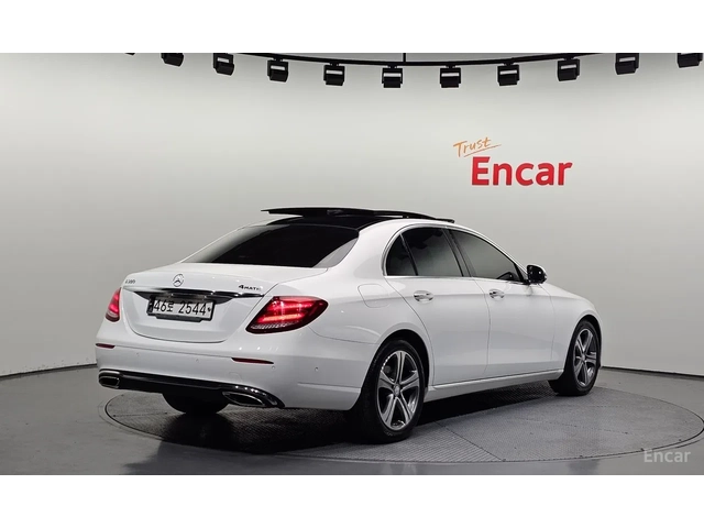 Mercedes-Benz E 300 4 Matic /DISTRONIC/360 CAM / ОБДУХ / HEAD UP/ PANO - автомобили, коли, обяви за нови и употребявани 1