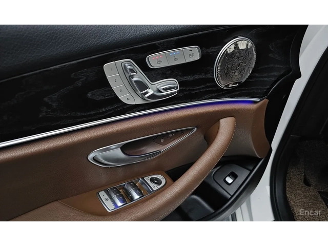 Mercedes-Benz E 300 4 Matic /DISTRONIC/360 CAM / ОБДУХ / HEAD UP/ PANO - автомобили, коли, обяви за нови и употребявани 6