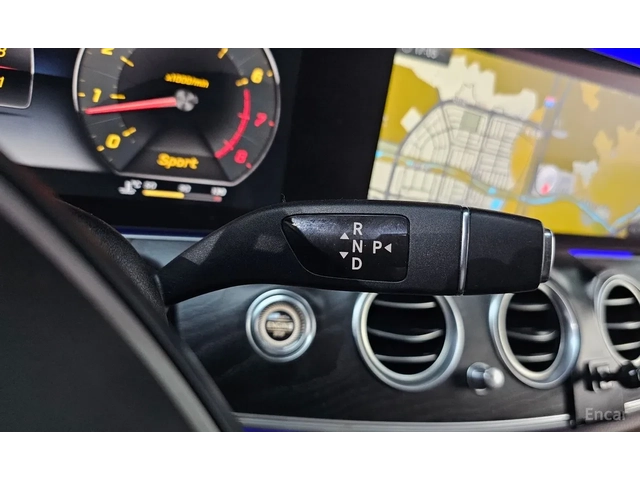 Mercedes-Benz E 300 4 Matic /DISTRONIC/360 CAM / ОБДУХ / HEAD UP/ PANO - автомобили, коли, обяви за нови и употребявани 9
