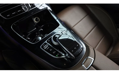 mercedes-benz-e-300 - 4