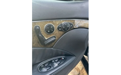 Mercedes-Benz E 320 - автомобили, коли, обяви за нови и употребявани 10