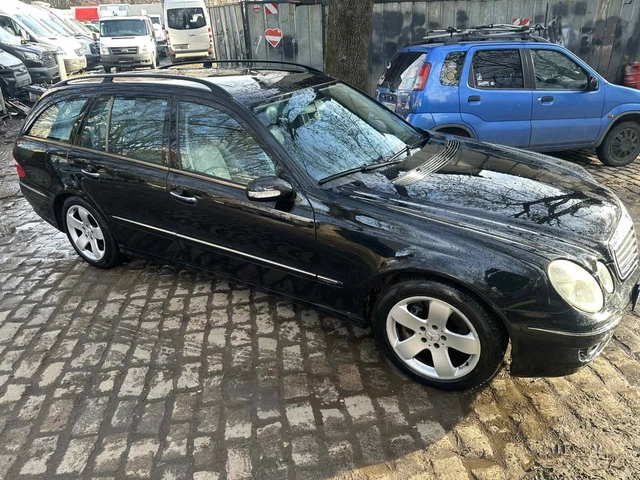 Mercedes-Benz E 320 - автомобили, коли, обяви за нови и употребявани 1