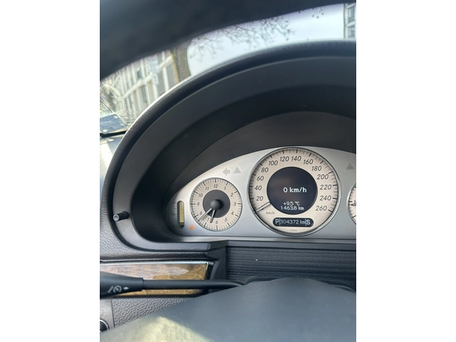 Mercedes-Benz E 320 - автомобили, коли, обяви за нови и употребявани 8