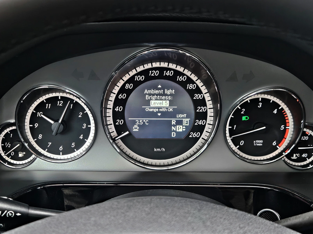 Mercedes-Benz E 350 AMG/AVANGARDE/ПОДГРЕВ/ПЕЧКА/AMBIENT/AUTO H/F1/LIZI - автомобили, коли, обяви за нови и употребявани 9