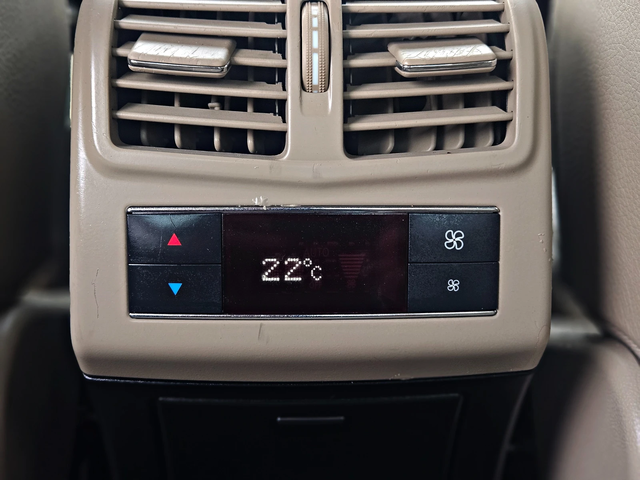 Mercedes-Benz E 350 AMG/4MATIC/DISTR/ПОДГРЕВ/ОБДУХ/МАСАЖИ/HARMAN/LIZIN - автомобили, коли, обяви за нови и употребявани 12