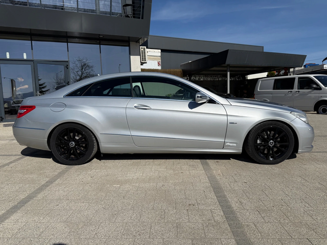 Mercedes-Benz E 350 CGI - автомобили, коли, обяви за нови и употребявани 7