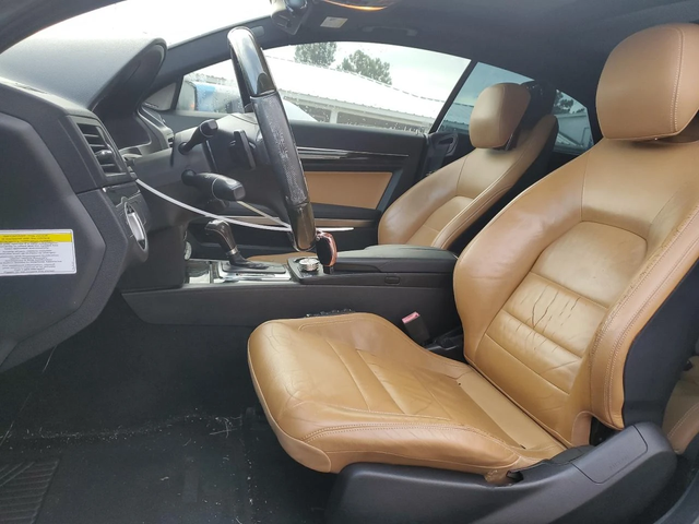 Mercedes-Benz E 350 AMG пакет / LED / Keyless / Панорама / Кожа / - автомобили, коли, обяви за нови и употребявани 6