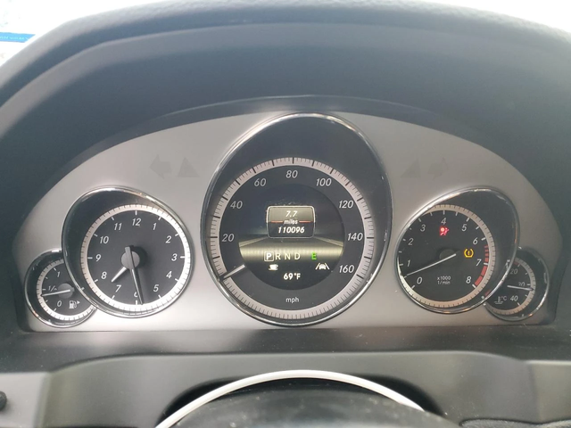 Mercedes-Benz E 350 AMG пакет / LED / Keyless / Панорама / Кожа / - автомобили, коли, обяви за нови и употребявани 8