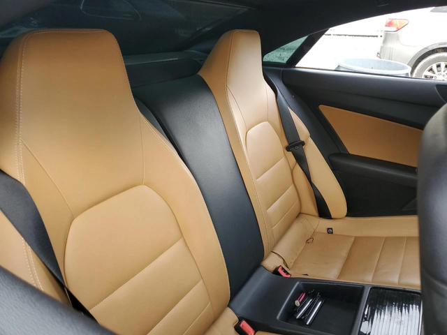 Mercedes-Benz E 350 AMG пакет / LED / Keyless / Панорама / Кожа / - автомобили, коли, обяви за нови и употребявани 9