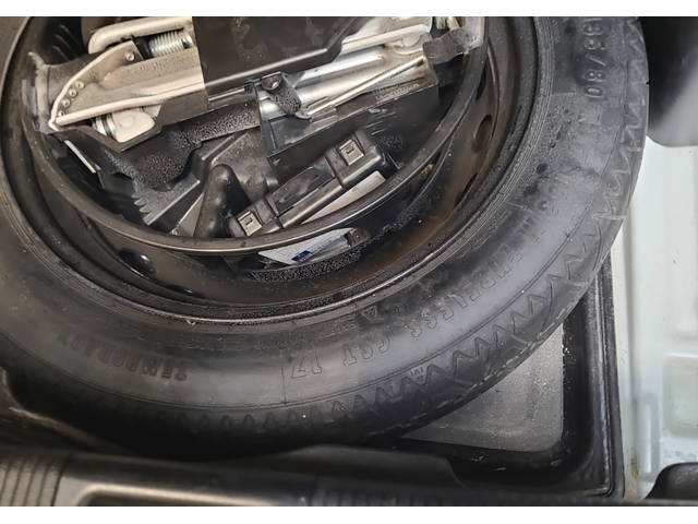 Mercedes-Benz E 350 КОжа* Подгрев* Кейлес* Blind Spot* PANO - автомобили, коли, обяви за нови и употребявани 11