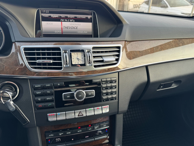 Mercedes-Benz E 350 Bluetec/4Matic/Panorama - автомобили, коли, обяви за нови и употребявани 11