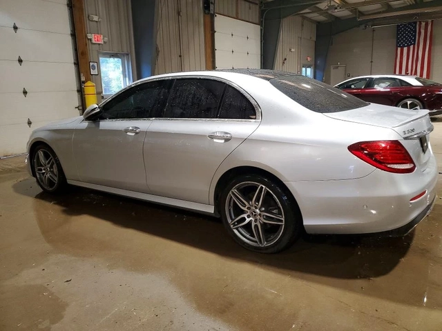 Mercedes-Benz E 350 4MATIC AMG PKG - автомобили, коли, обяви за нови и употребявани 3
