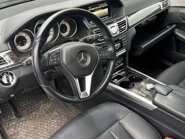Mercedes-Benz E 350 2 КЛЮЧА * СЕРВИЗНА ИСТ * ПАНОРАМА * CARFAX - автомобили, коли, обяви за нови и употребявани 6