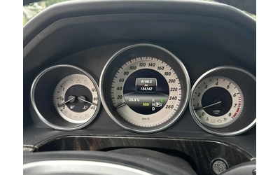 Mercedes-Benz E 350 2 КЛЮЧА * СЕРВИЗНА ИСТ * ПАНОРАМА * CARFAX - автомобили, коли, обяви за нови и употребявани 7