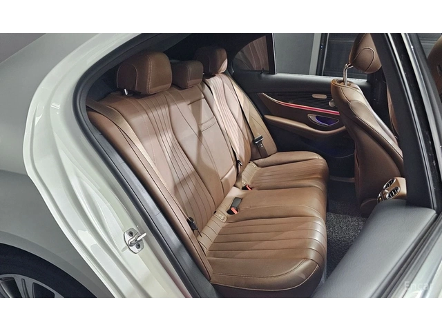 Mercedes-Benz E 350 4MATIC* BURMESTER* ОБДУХВАНЕ* LANE* ASSIST* 360КАМ - автомобили, коли, обяви за нови и употребявани 13