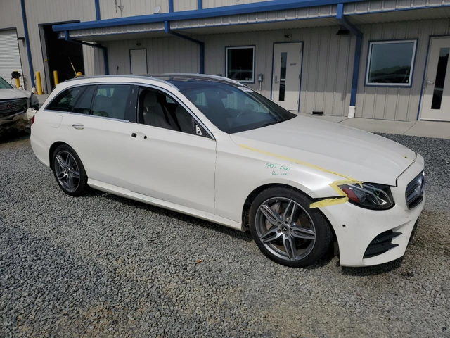 Mercedes-Benz E 400 4MATIC* Burmester* Панорама* Keyless* Камера* - автомобили, коли, обяви за нови и употребявани 0