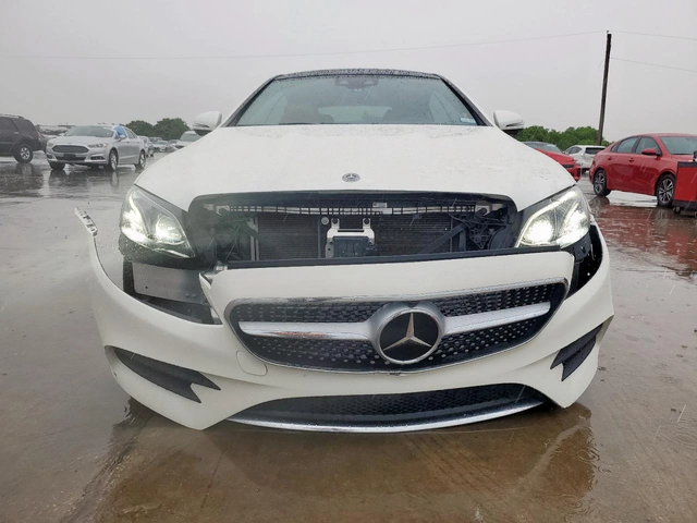 Mercedes-Benz E 400 AMG* DESIGNO* KEYLESS* AMBIENT* BURMESTER - автомобили, коли, обяви за нови и употребявани 4