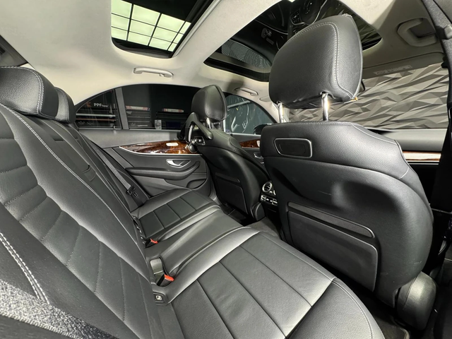 Mercedes-Benz E 400 d 4Matic AMG Line* Pano* Camera* 360 - автомобили, коли, обяви за нови и употребявани 12