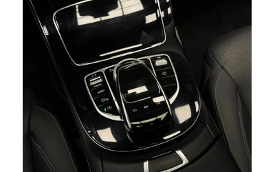 Mercedes-Benz E 400 d 4Matic AMG Line* Pano* Camera* 360 - автомобили, коли, обяви за нови и употребявани 15