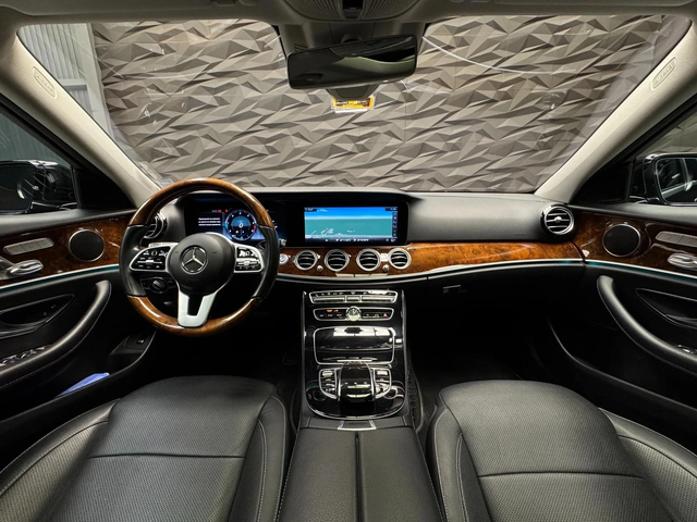 Mercedes-Benz E 400 d 4Matic AMG Line* Pano* Camera* 360 - автомобили, коли, обяви за нови и употребявани 5