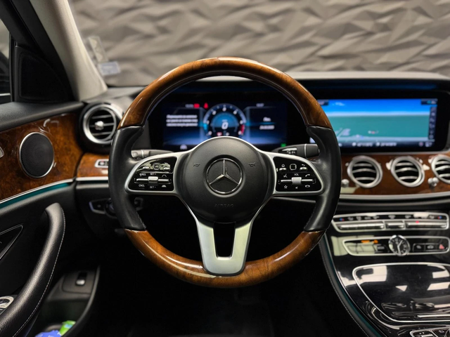 Mercedes-Benz E 400 d 4Matic AMG Line* Pano* Camera* 360 - автомобили, коли, обяви за нови и употребявани 6