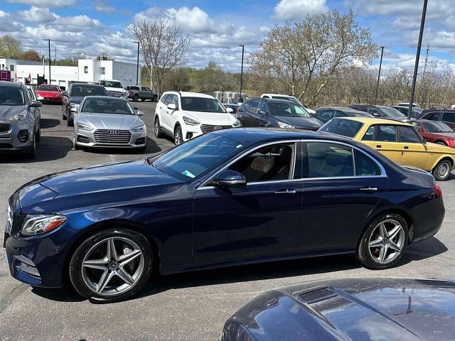 Mercedes-Benz E 400 4MATIC* BURMESTER* PANORAMA* 360* - автомобили, коли, обяви за нови и употребявани 1