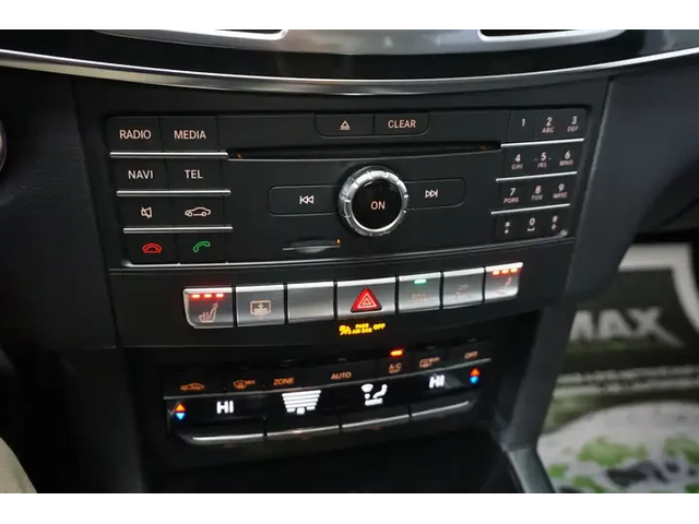 Mercedes-Benz E 400 AMG Line * 4matic * Фиксирана цена до БГ * CARFAX - автомобили, коли, обяви за нови и употребявани 8