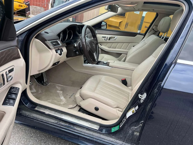 Mercedes-Benz E 400 4MATIC* DISTRONIC* HARMAN/KARDON* - автомобили, коли, обяви за нови и употребявани 4