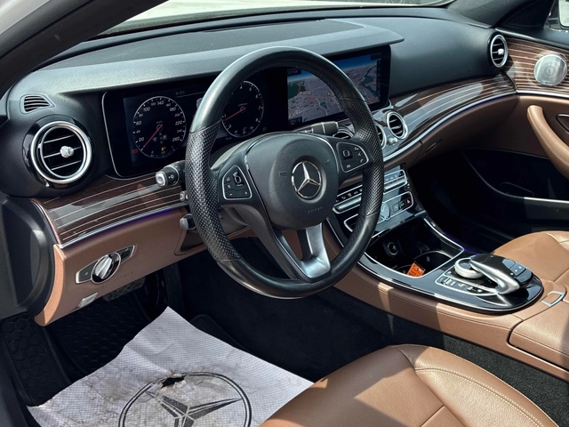 Mercedes-Benz E 400 * * CARFAX * * АВТО КРЕДИТ * * - автомобили, коли, обяви за нови и употребявани 4