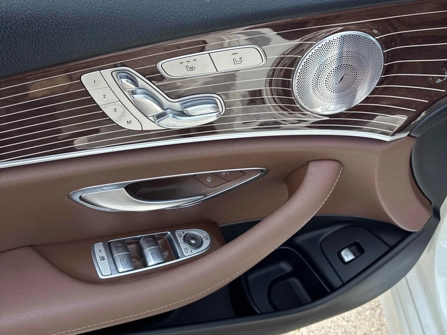 Mercedes-Benz E 400 * * CARFAX * * АВТО КРЕДИТ * * - автомобили, коли, обяви за нови и употребявани 7