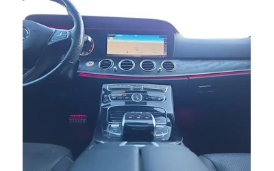 Mercedes-Benz E 400 4MATIC * AMG PKG * BURMESTER * ОБДУХВАНЕ * CARFAX - автомобили, коли, обяви за нови и употребявани 13