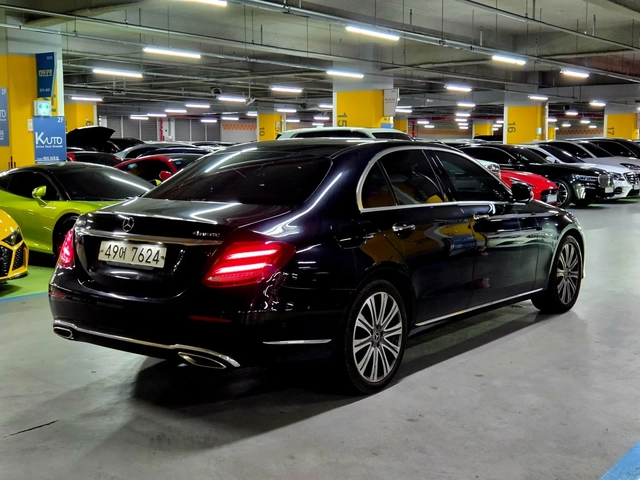 Mercedes-Benz E 400 360* ДВОЕН ШИБЕДАХ* БУРМАЙСТЕР* ОБДУХ* ЛИЗИНГ - автомобили, коли, обяви за нови и употребявани 2