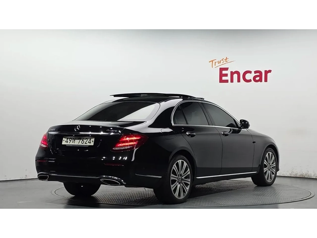 Mercedes-Benz E 400 Burmester* Ambient* Pano* HUD* Обдух* Крайна цена* - автомобили, коли, обяви за нови и употребявани 2