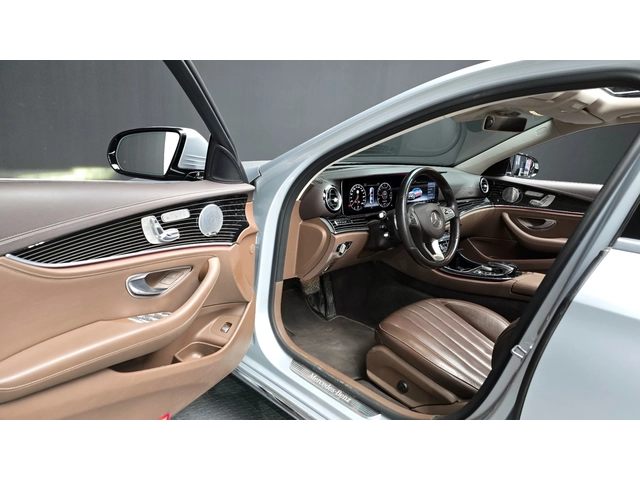 Mercedes-Benz E 400 4MATIC | HUD | 360 Camera| Ventilated Seats - автомобили, коли, обяви за нови и употребявани 9