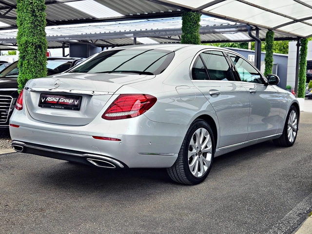 Mercedes-Benz E 400 AMG/4MAT/DISTR/МАСАЖ/360CAM//ОБДУХ/BURMESTER/LIZIN - автомобили, коли, обяви за нови и употребявани 3