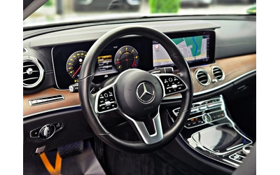 Mercedes-Benz E 400 AMG/4MAT/DISTR/МАСАЖ/360CAM//ОБДУХ/BURMESTER/LIZIN - автомобили, коли, обяви за нови и употребявани 9