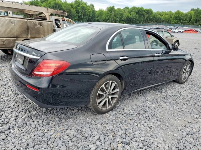 Mercedes-Benz E 400 4Matic | AMG-Пакет | Burmester | Ambient - автомобили, коли, обяви за нови и употребявани 5